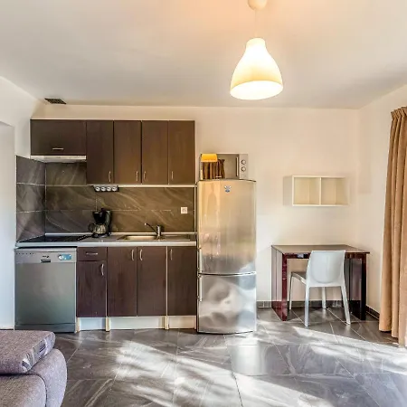 Marina Di Favone- T3- 4-6 Pers-4 By Interhome Conca