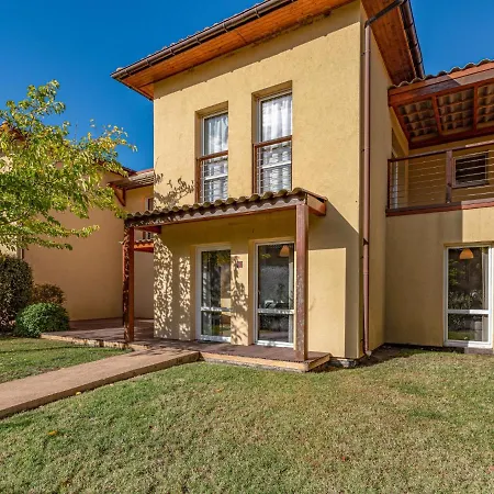 Marina Di Favone- T3- 4-6 Pers-4 By Interhome Appartamento Conca