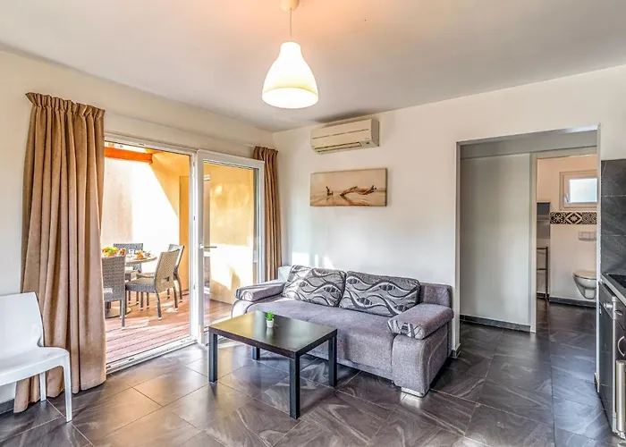 Marina Di Favone- T3- 4-6 Pers-4 By Interhome *